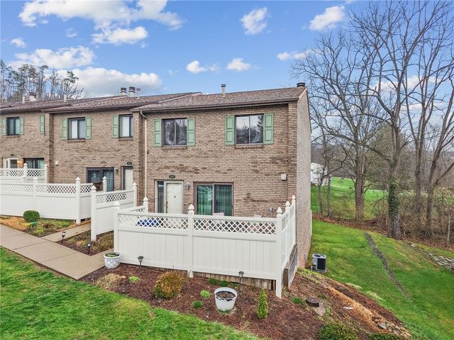 300 Williamsburg Ln, Murrysville, PA 15632