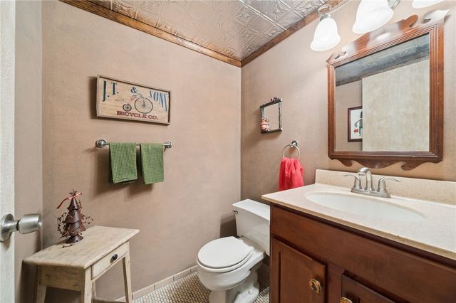 300 Williamsburg Ln, Murrysville, PA 15632