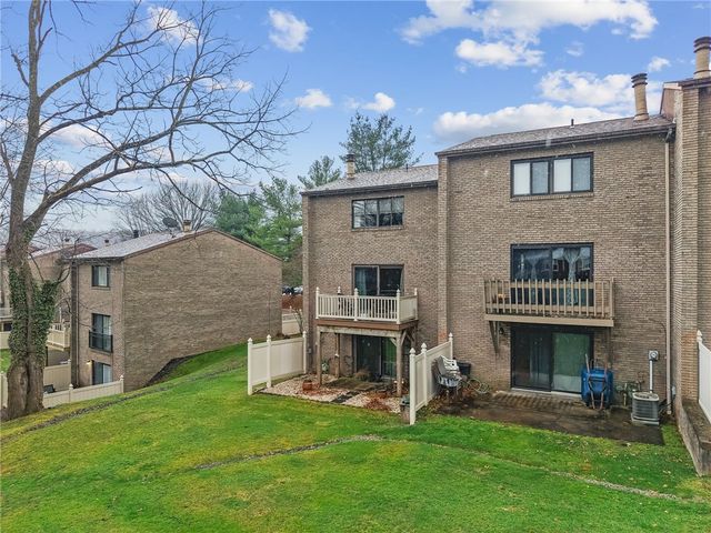 300 Williamsburg Ln, Murrysville, PA 15632