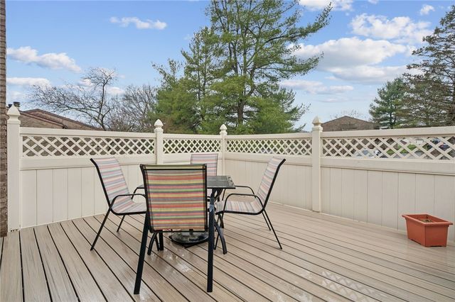 300 Williamsburg Ln, Murrysville, PA 15632