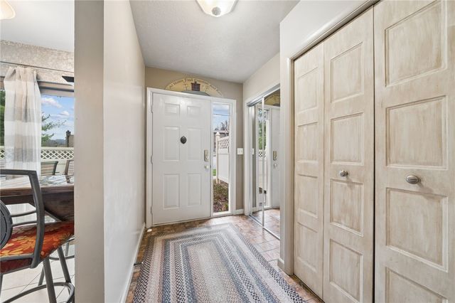 300 Williamsburg Ln, Murrysville, PA 15632