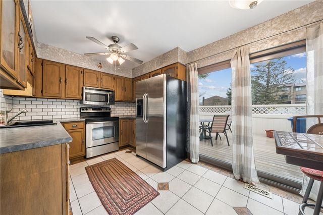 300 Williamsburg Ln, Murrysville, PA 15632