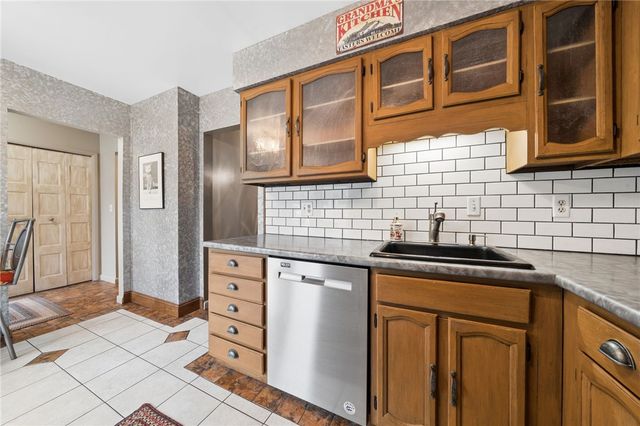 300 Williamsburg Ln, Murrysville, PA 15632