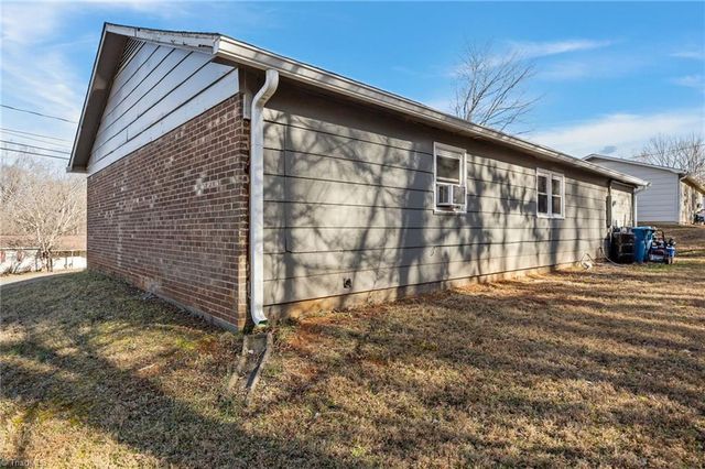 220 Mountview Drive, Mocksville, NC 27028