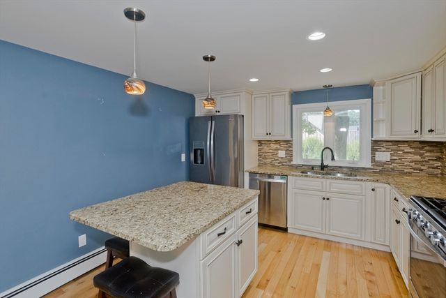 36 Ingersoll Dr, Westfield, MA 01085