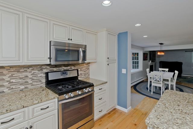36 Ingersoll Dr, Westfield, MA 01085