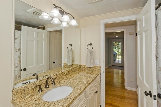 36 Ingersoll Dr, Westfield, MA 01085