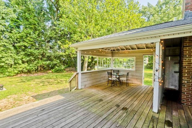 36 Ingersoll Dr, Westfield, MA 01085