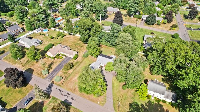 36 Ingersoll Dr, Westfield, MA 01085