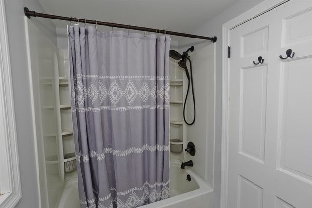 36 Ingersoll Dr, Westfield, MA 01085