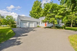 36 Ingersoll Dr, Westfield, MA 01085