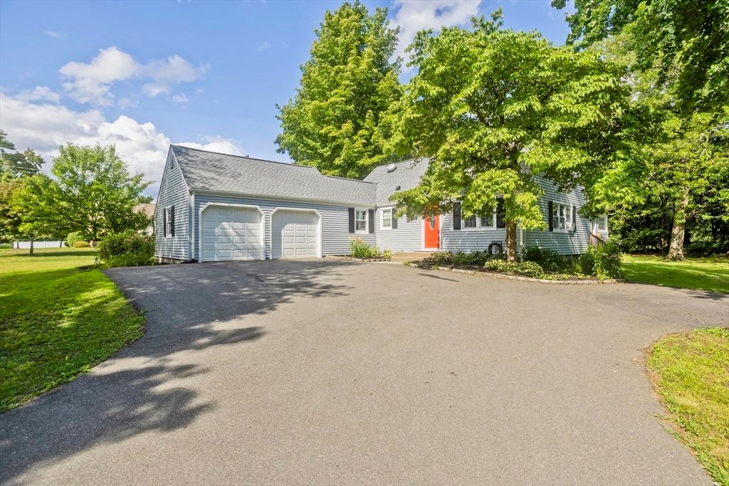 36 Ingersoll Dr, Westfield, MA 01085