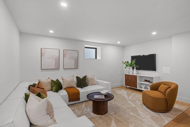 29 Dartmouth St 29, Arlington, MA 02474