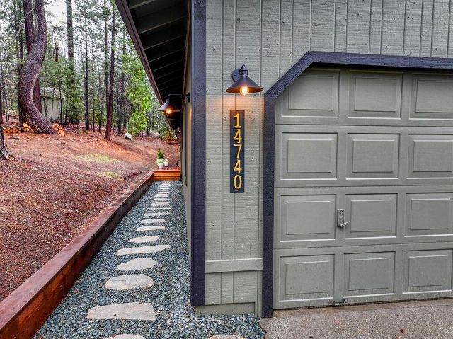 14740 Orzalli Rd, Grass Valley, CA 95945