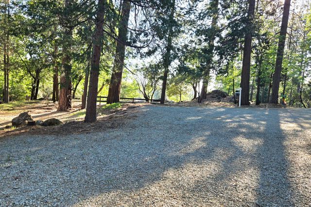 14740 Orzalli Rd, Grass Valley, CA 95945