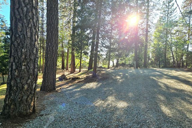 14740 Orzalli Rd, Grass Valley, CA 95945