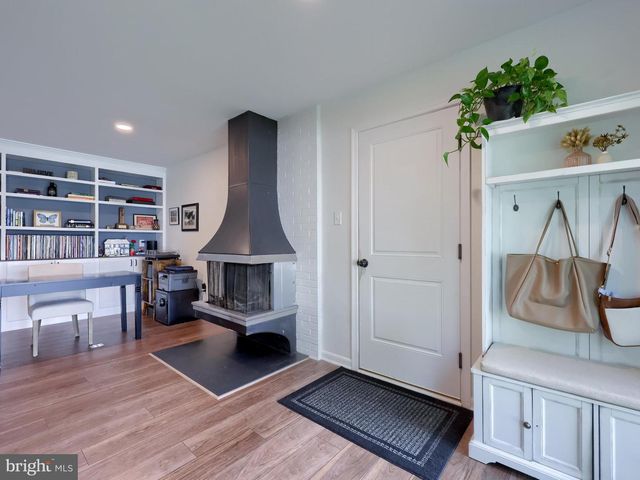 57 GLEN MOORE CIR, Lancaster, PA 17601
