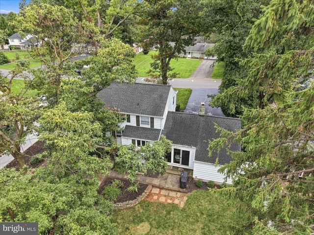 57 GLEN MOORE CIR, Lancaster, PA 17601