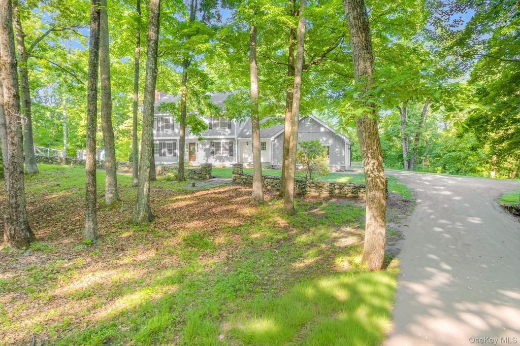 34 Contour Lane, Salt Point, NY 12578
