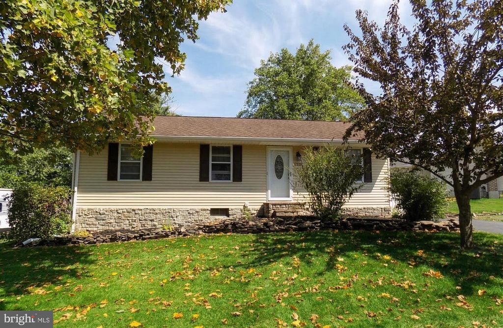 3425 FOX RIDGE CT, Dover, PA 17315