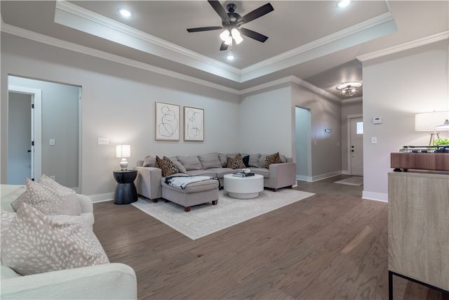 901 Sugar Pine Street, Tontitown, AR 72762