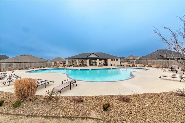 901 Sugar Pine Street, Tontitown, AR 72762