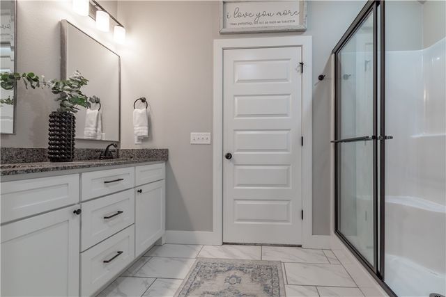 901 Sugar Pine Street, Tontitown, AR 72762