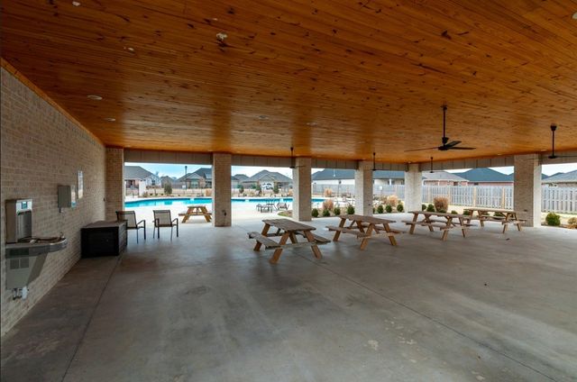 901 Sugar Pine Street, Tontitown, AR 72762