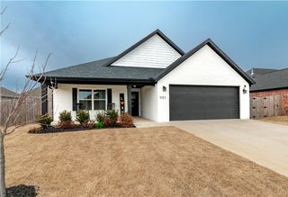 901 Sugar Pine Street, Tontitown, AR 72762