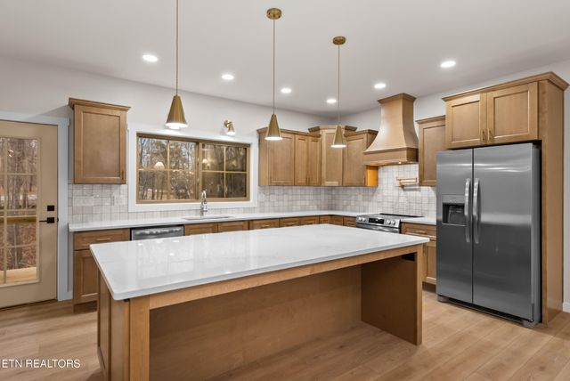 7058 Topez Drive, Crossville, TN 38572