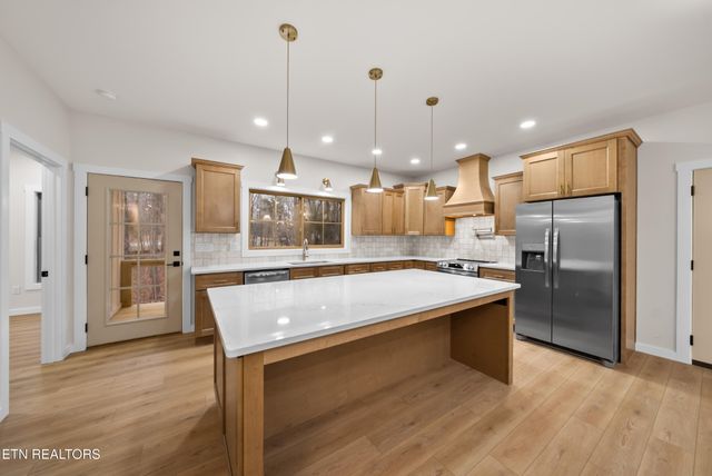 7058 Topez Drive, Crossville, TN 38572