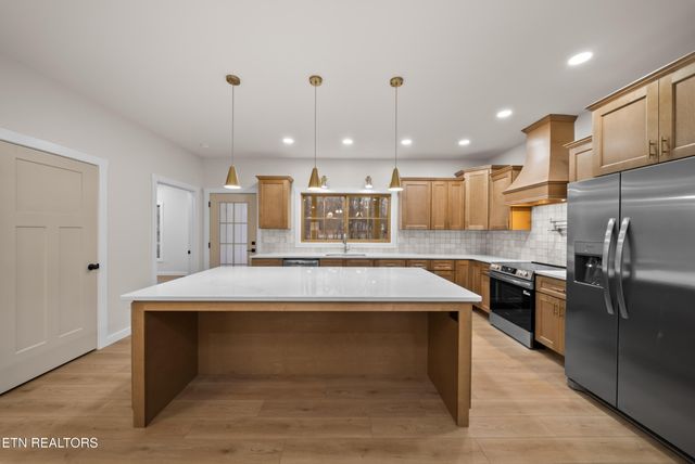 7058 Topez Drive, Crossville, TN 38572