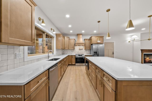 7058 Topez Drive, Crossville, TN 38572