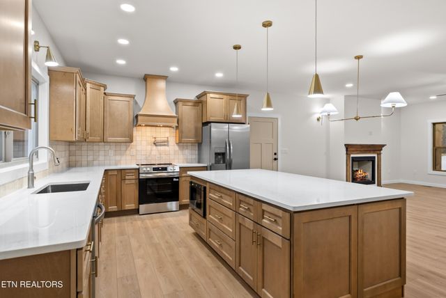 7058 Topez Drive, Crossville, TN 38572