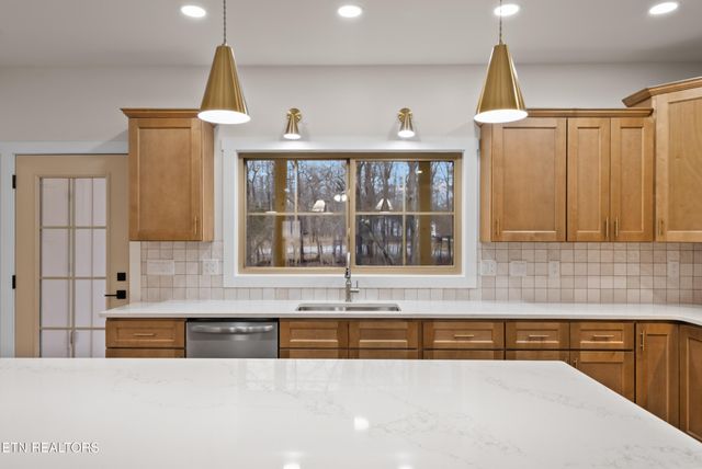 7058 Topez Drive, Crossville, TN 38572