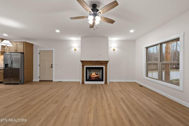 7058 Topez Drive, Crossville, TN 38572