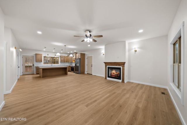 7058 Topez Drive, Crossville, TN 38572