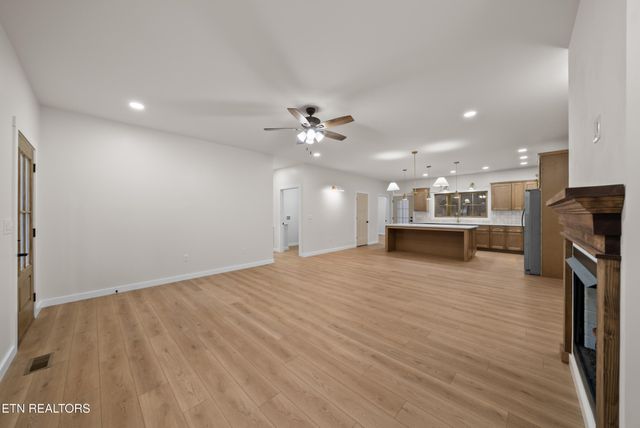 7058 Topez Drive, Crossville, TN 38572