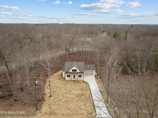 7058 Topez Drive, Crossville, TN 38572