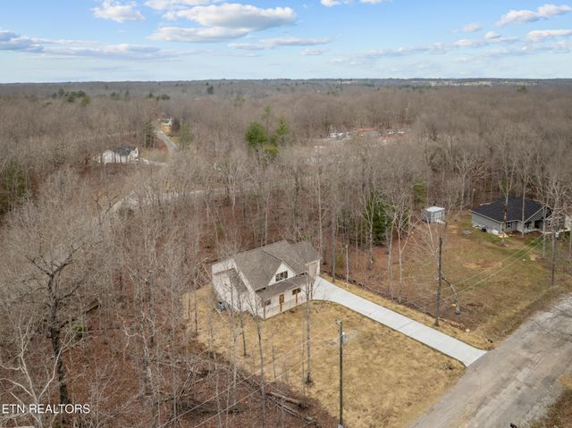 7058 Topez Drive, Crossville, TN 38572