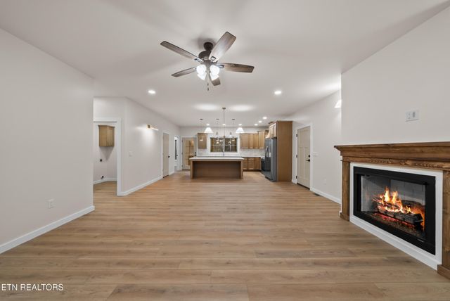 7058 Topez Drive, Crossville, TN 38572