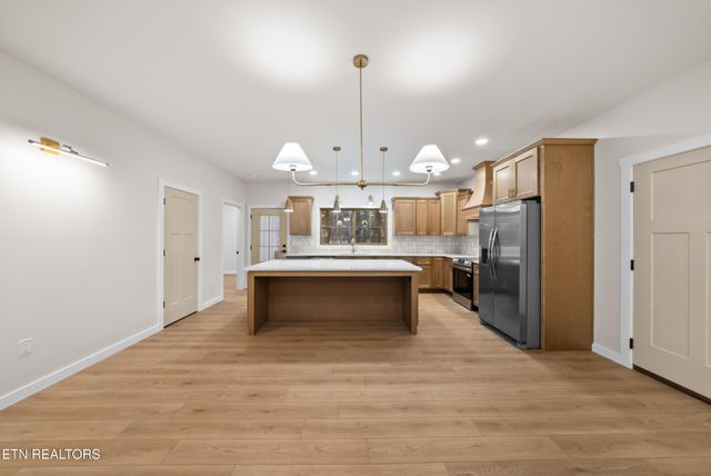 7058 Topez Drive, Crossville, TN 38572