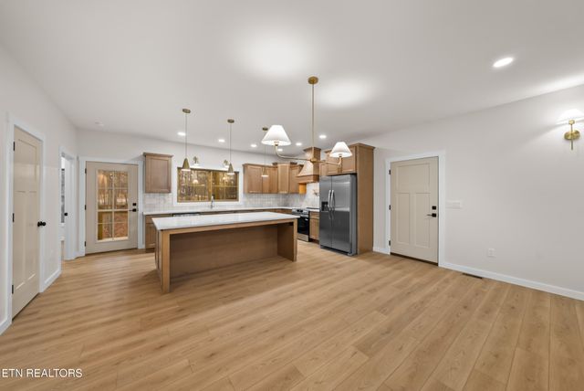 7058 Topez Drive, Crossville, TN 38572