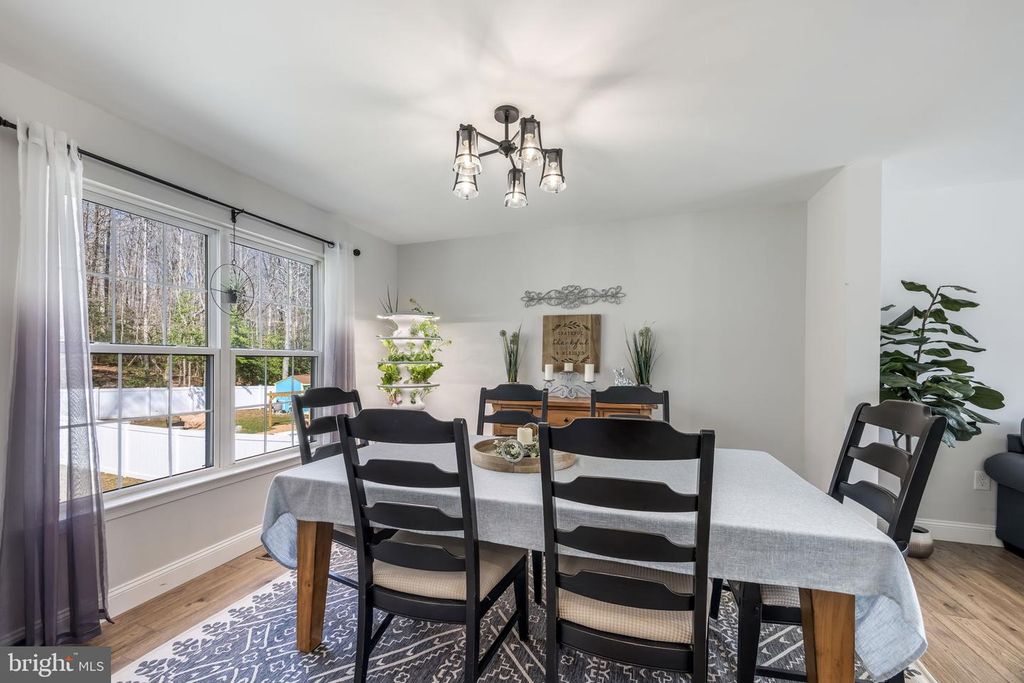 Image 11 of property listing at 19 FRANCIS CT, Stafford, VA 22554