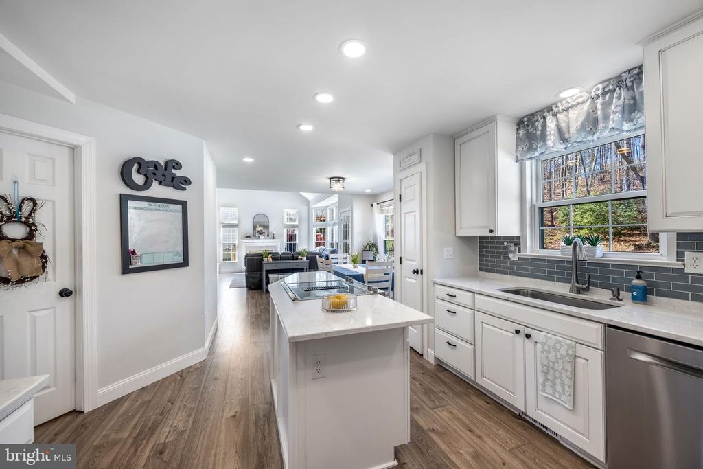 Image 14 of property listing at 19 FRANCIS CT, Stafford, VA 22554