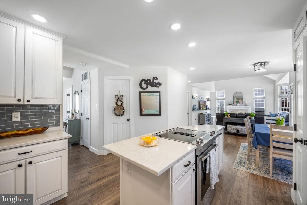 Image 15 of property listing at 19 FRANCIS CT, Stafford, VA 22554