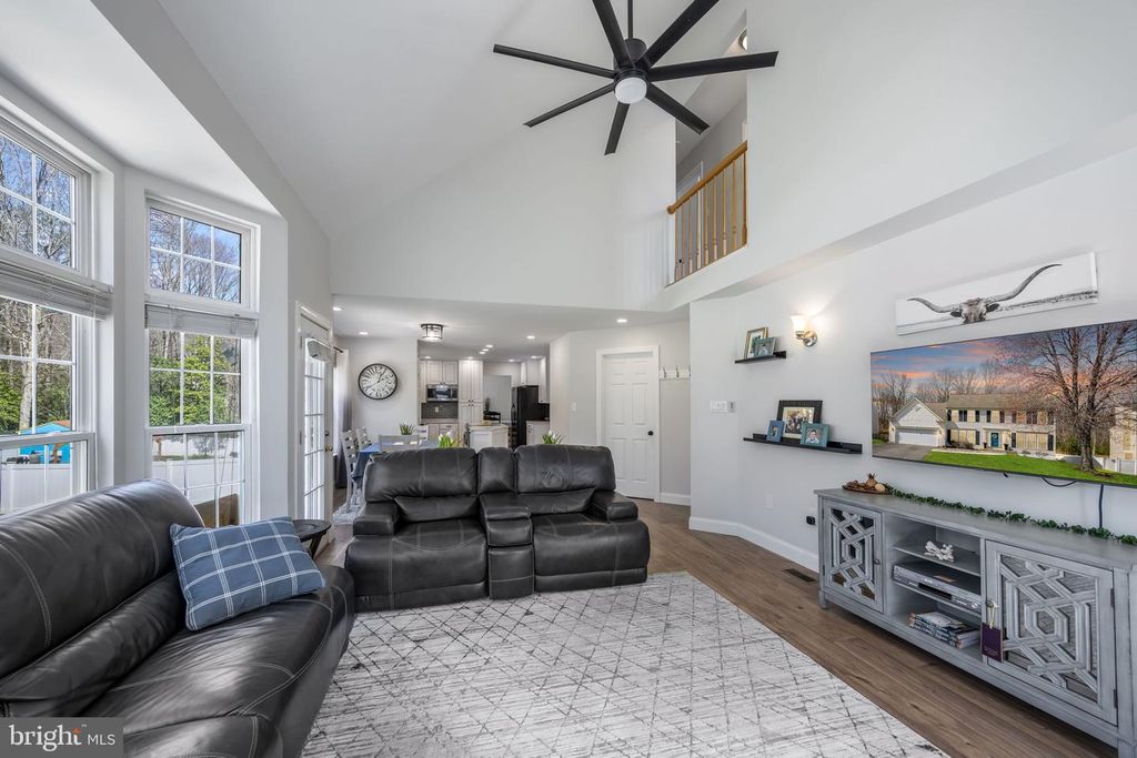 Image 20 of property listing at 19 FRANCIS CT, Stafford, VA 22554