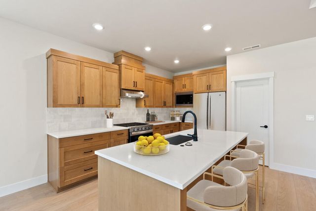 3071 NE Brownstone Place, Bend, OR 97701