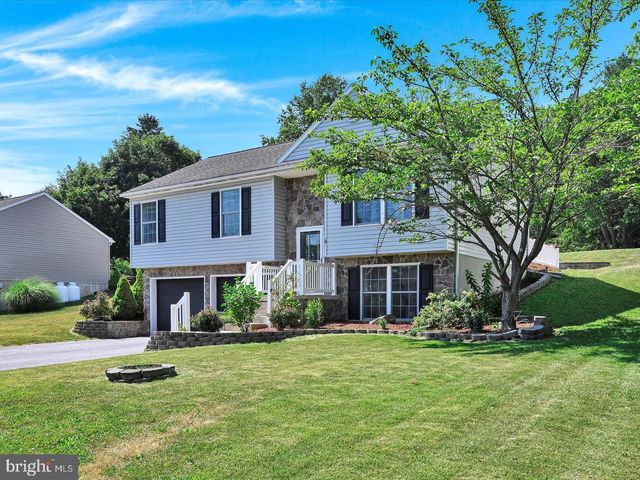 3227 JOYCE ST, Lebanon, PA 17046