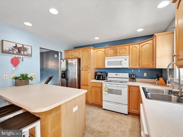 3227 JOYCE ST, Lebanon, PA 17046